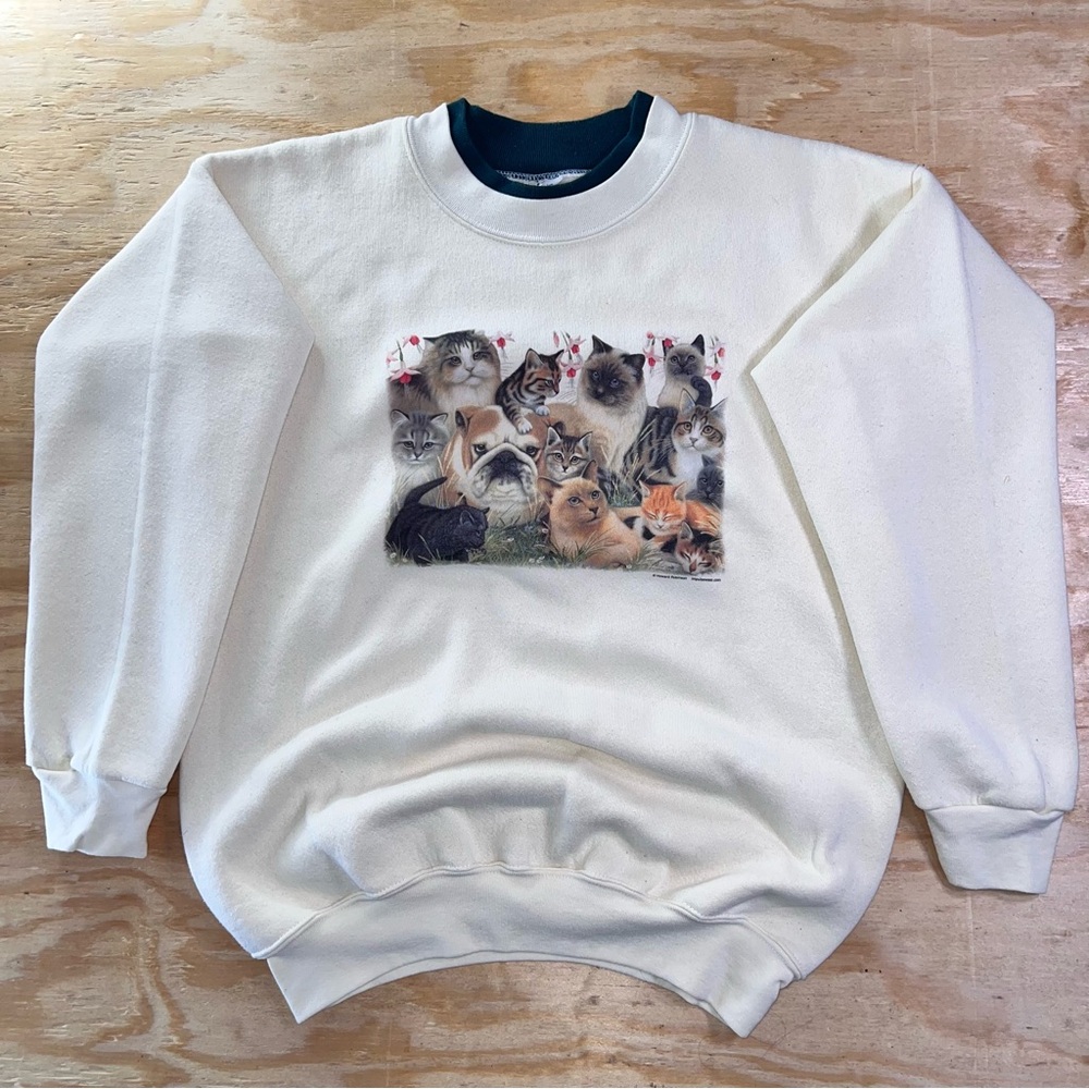 VTG 90s Won's Wear Cream Sweatshirt with Black Ribbed Collar Size L